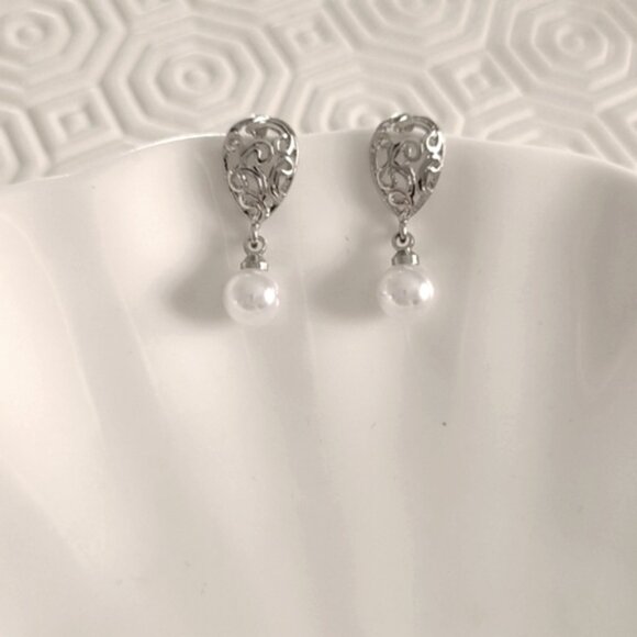 Vintage Style Silver Tone Filigree Pearl Drop Earring Dainty - Picture 3 of 5